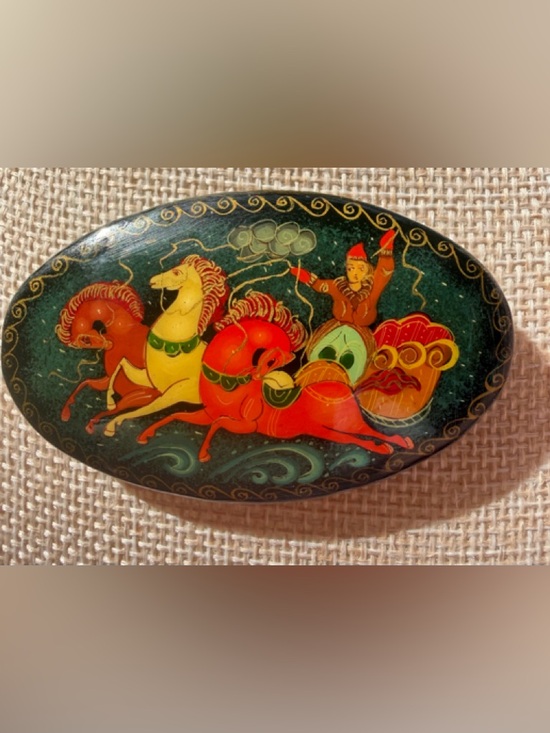 Jewelry - Hand-Painted Russian-Style Oval Lacquer Brooch with Horses - Green, Red, Yellow